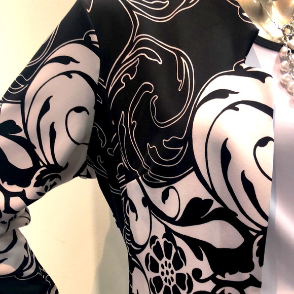 BEAUTIFUL JACKET WITH A UNIQUE DESIGN. AN ELEGANT WEAR FOR ANY OCCASION! - Picture 2 of 4